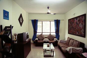 פונה Oyo Apartments Kalyani Nagar מראה חיצוני תמונה